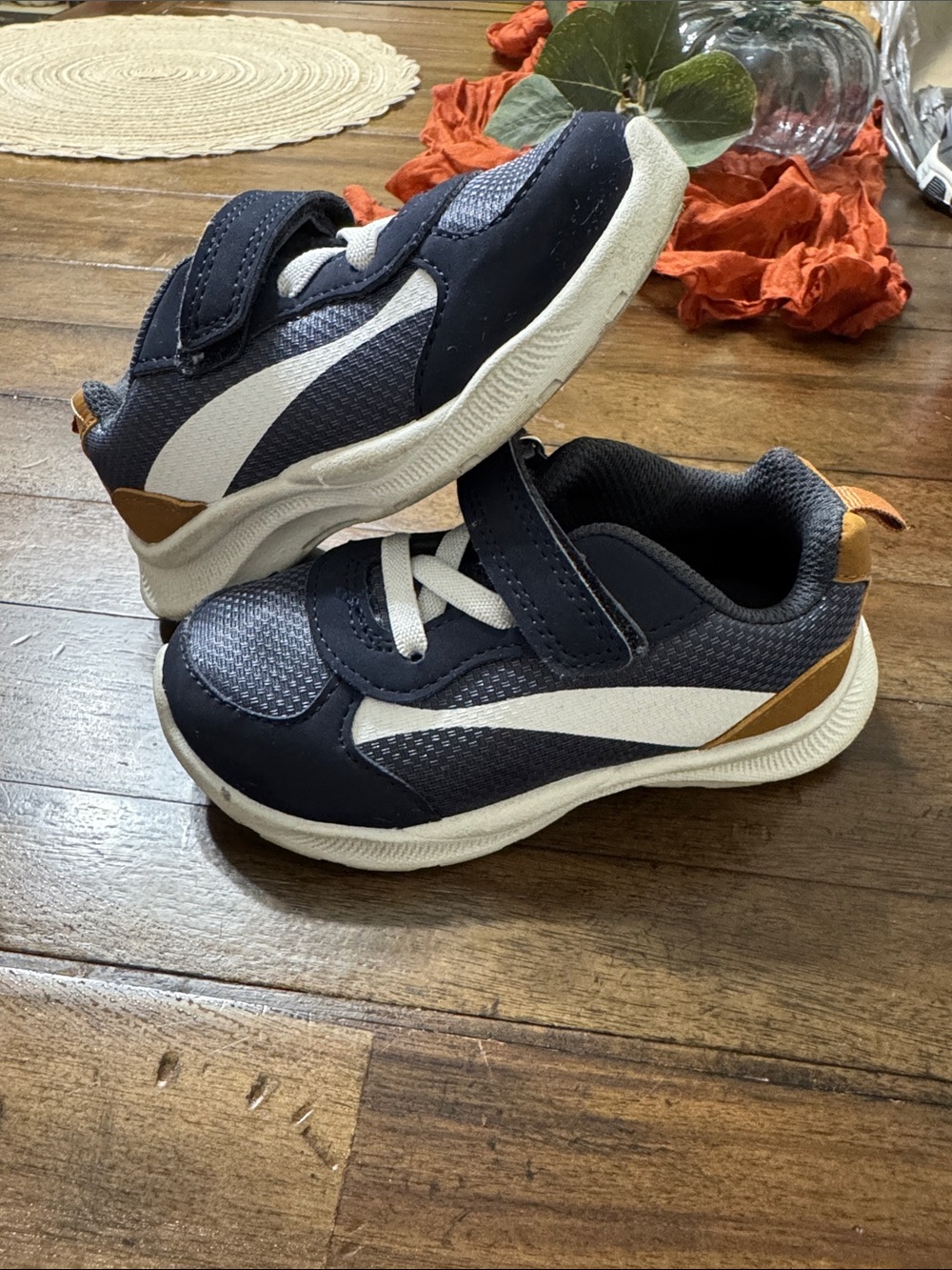 Kids 8M OshKosh Velcro Navy and White Athletic Sneakers